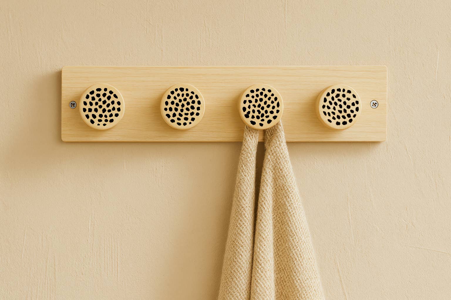 Atelier HM Design - Wholesale Wall Hook - Leopard motif wall hook, 20 inches, 4 wooden supports
