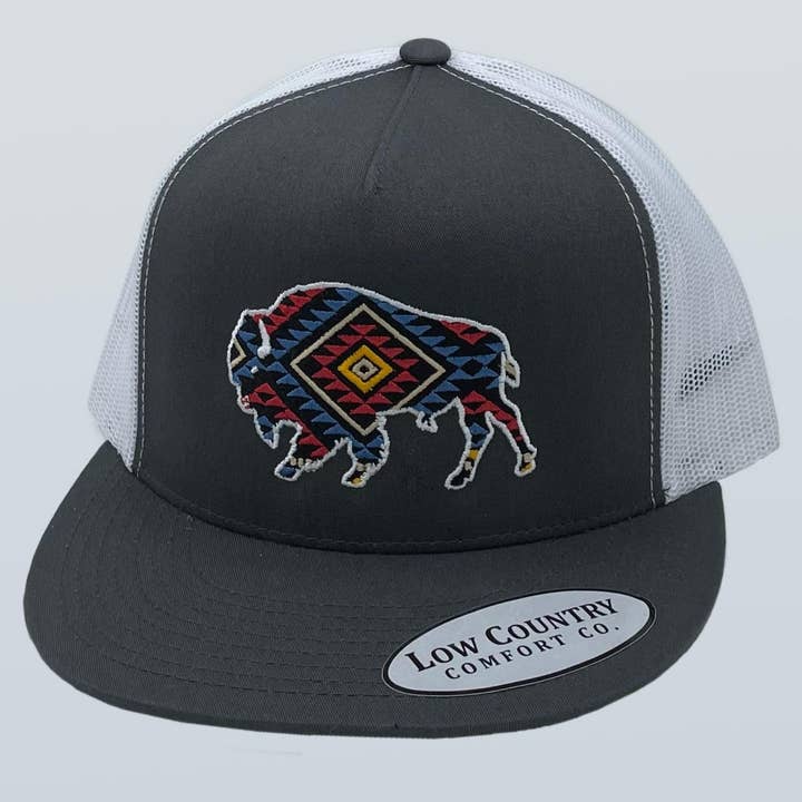 Casquette 5 panneaux Bison Aztec Charbon/Blanc pour la vente par Riverbed Threads
