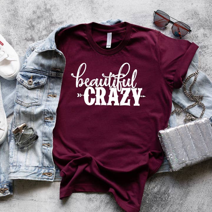 Mooi gestoord shirt, country song shirt, country music shirt voor wholesale door The Wick & Burn