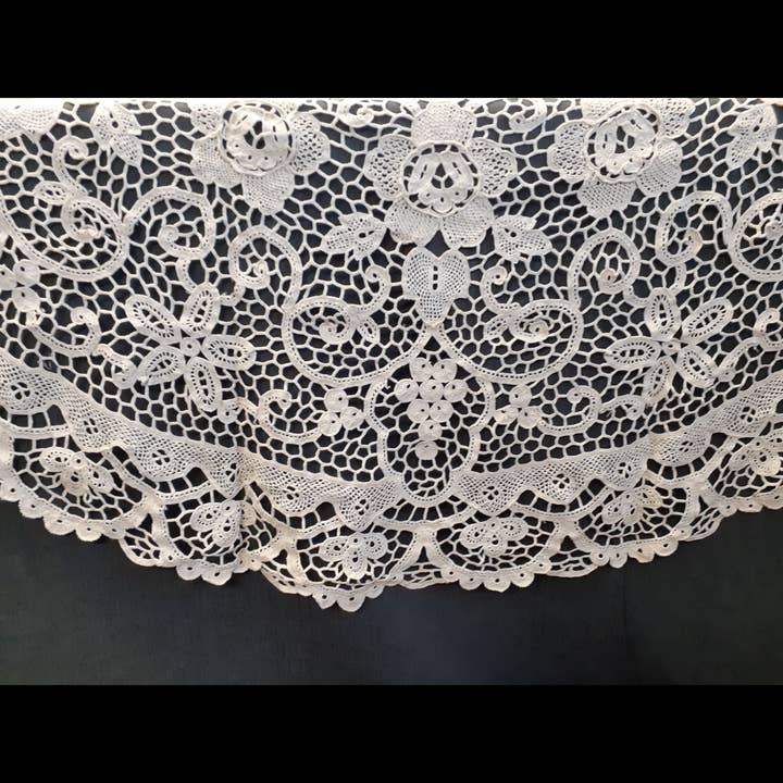 Eastern Sunrise Lace And Linens Inc. - Wholesale Tablecloth - Italian Venetian Crochet Lace Vintage Ecru 60" Round cloth