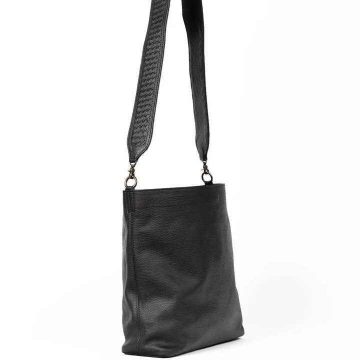 Deux Mains: Haiti Fair Trade - Wholesale Crossbody Bag - Women's - Sarah Shoulder Bag11