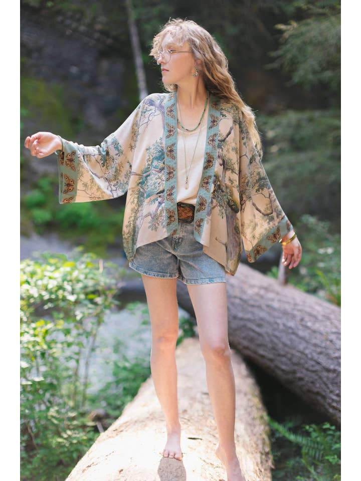 Market of Stars (Worldwide) - Wholesale Kimono - Dames - Aarde & Lucht Pixie Duster Verkorte Kimono met Bomen5