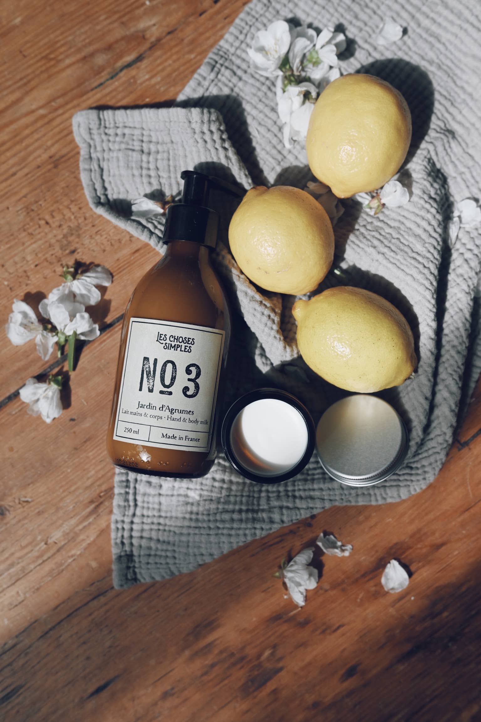 Les Choses Simples - Wholesale Hand- en bodylotion - Sheaboter lichaamslotion Nr. 3 (Citrus)2