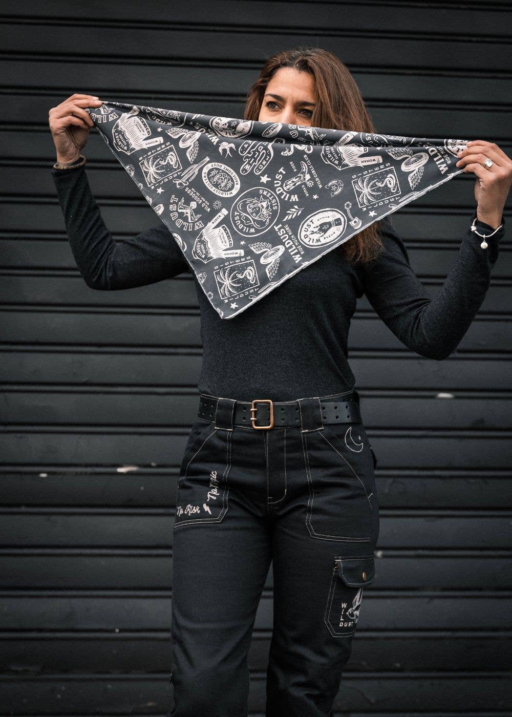 WILDUST – Engroshandel Tørklæde - Dame – MOTORCYKEL TØRKLÆDE - WILD SPIRIT GRÅ3