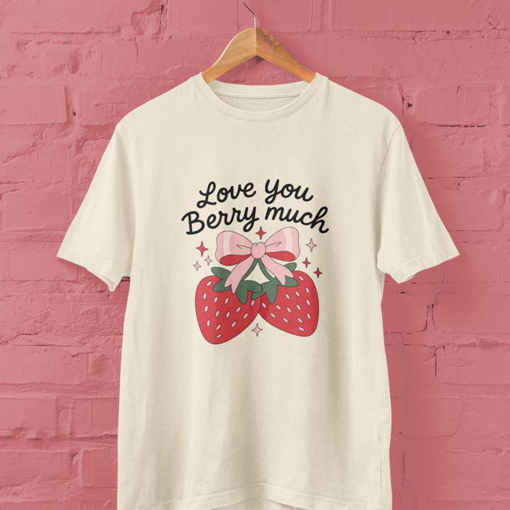 Camiseta Gráfica Te Quiero Mucho Berry para venta al por mayor de amarieacreates