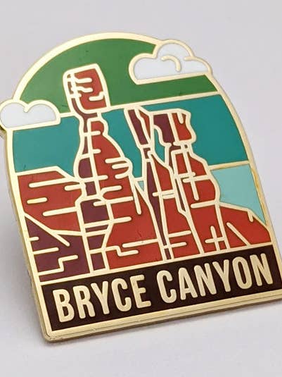 Broche en émail du parc national Bryce Canyon pour la vente par Hike and Draw