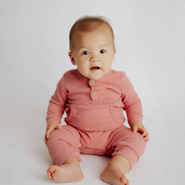 Three Little Tots - Wholesale Rompertje - Baby - Baby ribgebreide romper met zakken52