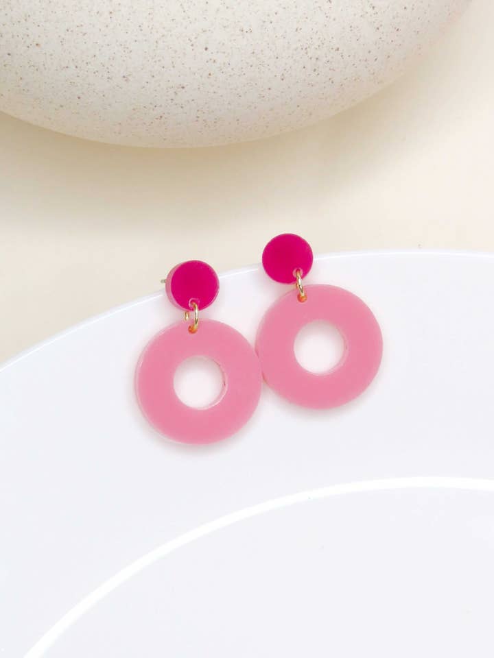Boucles d'oreilles Colorblock Circle en rose et rose pour la vente par Niemalsmehrohne