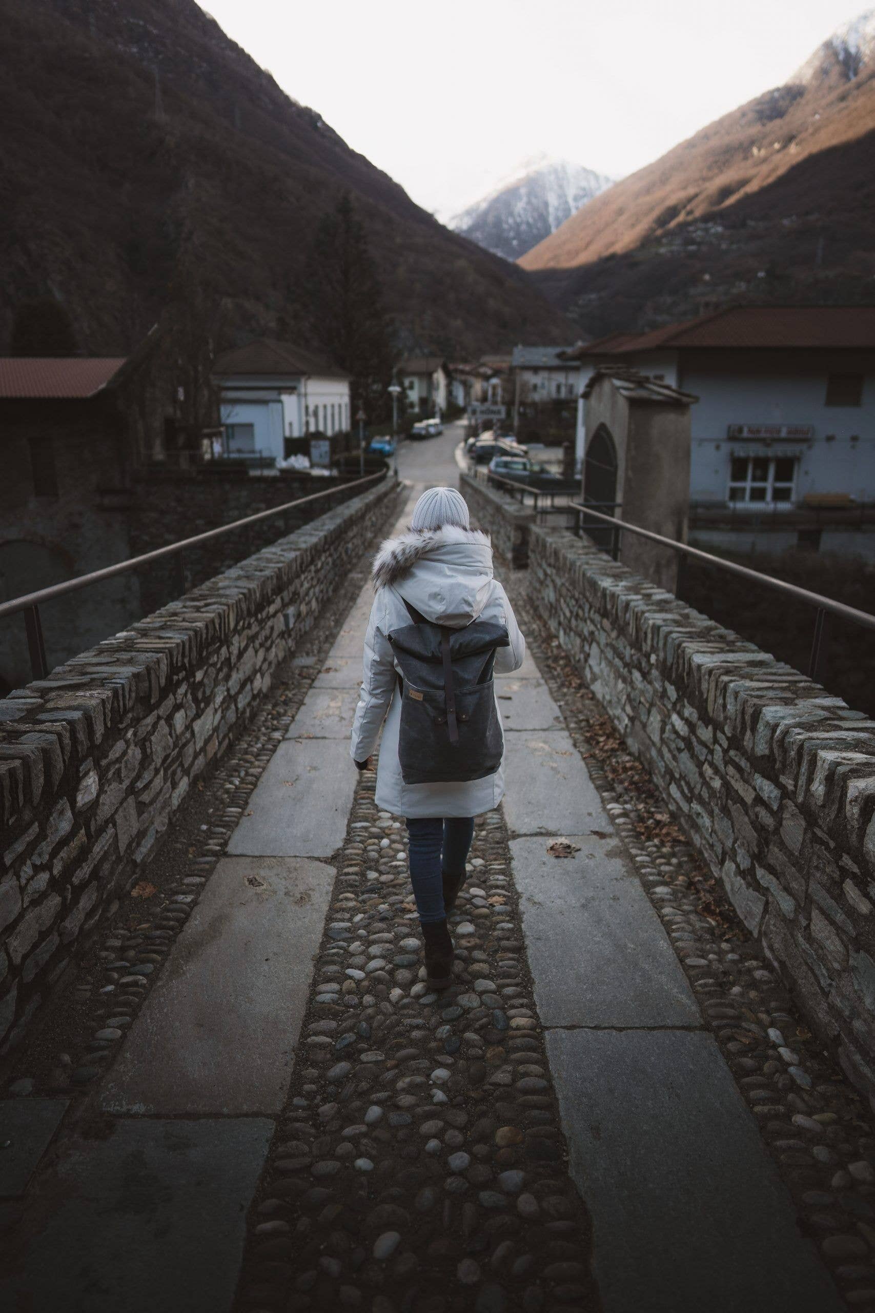 HILVAH - Venta al por mayor Mochila - Mujer - Mochila azul lona encerada y cuero2