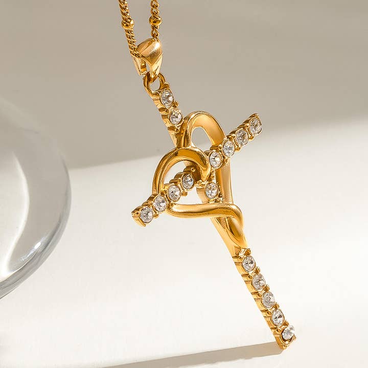 Oro Giallo Collana Hermine a forma di croce a forma di cuore in oro 18 carati, non si ossida in vendita all'ingrosso su Faire1