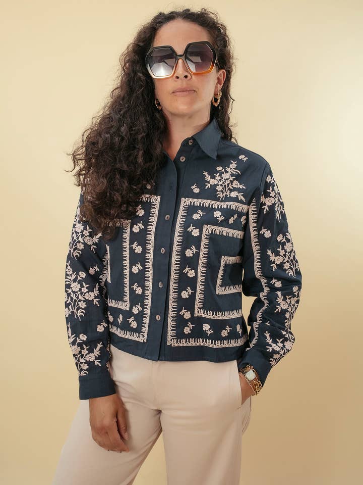 Camisa Curta Bordada Sienna em Azul Marinho Escuro por atacado de NOOKI DESIGN LTD