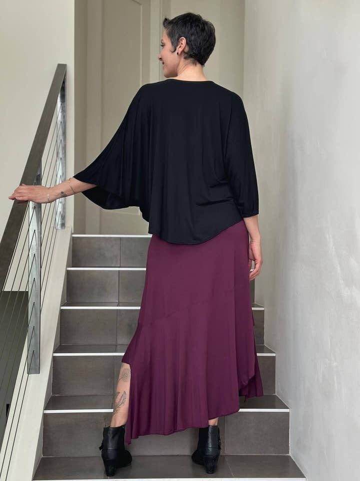 CARAUCCI - Wholesale T-Shirt - Women's - Swing Tee1