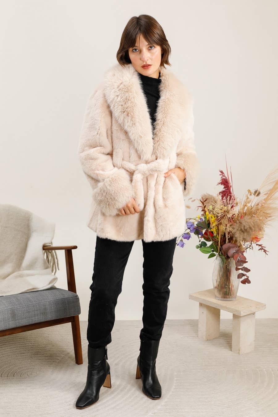 Attrait Paris - Wholesale Fur/Faux Fur Coat - Women's - Belted faux fur coat with oversized collar8