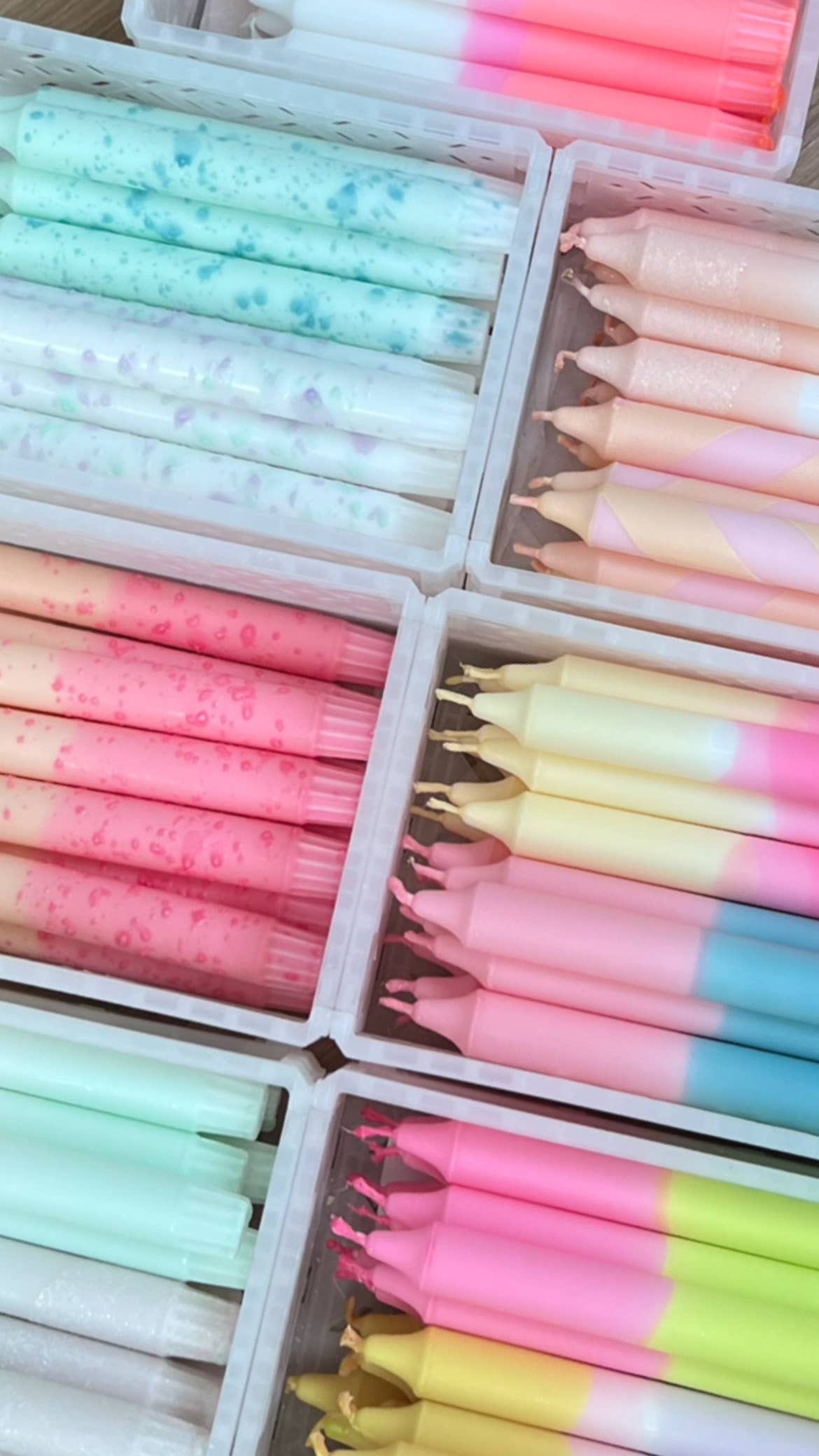 Mila Noire – Großhandel Konische Kerze/Kerzenhalter – Mila Noire Spitzkerzen, zufällige 12er-Packung5