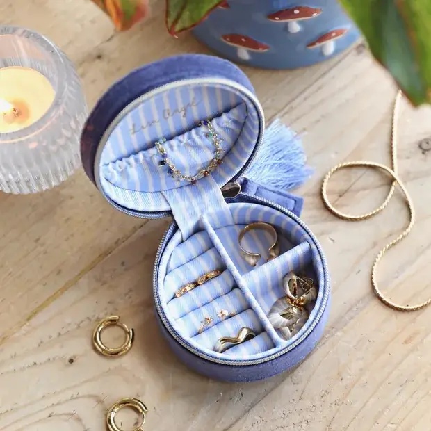 Lisa Angel - Vente Boîte/rangement à bijoux - Mini étui à bijoux de voyage rond en velours Moonrise, bleu4