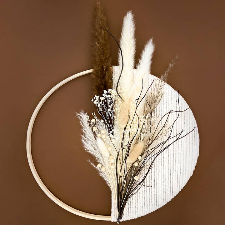 Couronne de macramé de fleurs séchées rustiques pour la vente par OLFFE