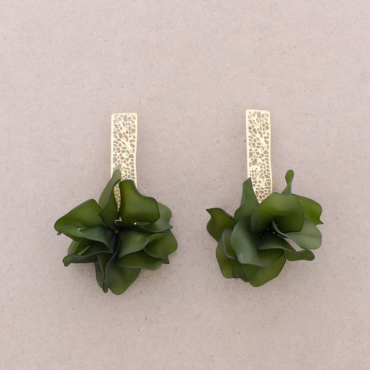 Sonata - Vente Boucles d'oreilles pendantes - Boucles d’oreilles barrette pétale en métal ajouré (B)1