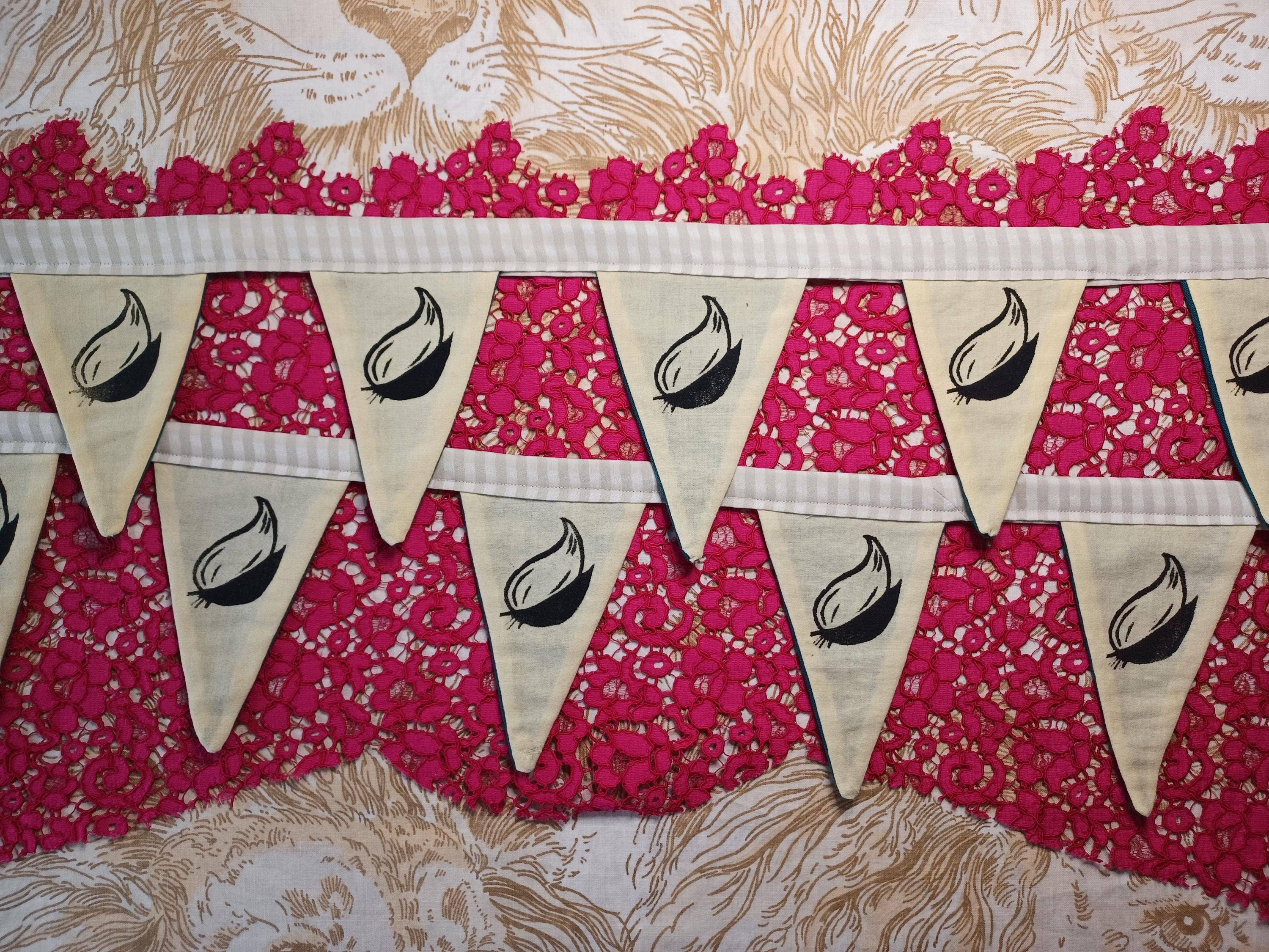 Larisanjou - Wholesale Bunting/Garland - Garlicbaby Bunting Linoprint Handmade Home Decor1