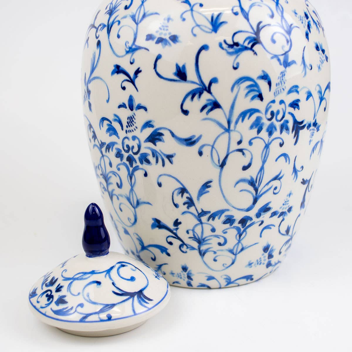 The Royal Standard - Wholesale Jar - Imperial Palace Ginger Jar   Blue/White   6.25x10x6.251