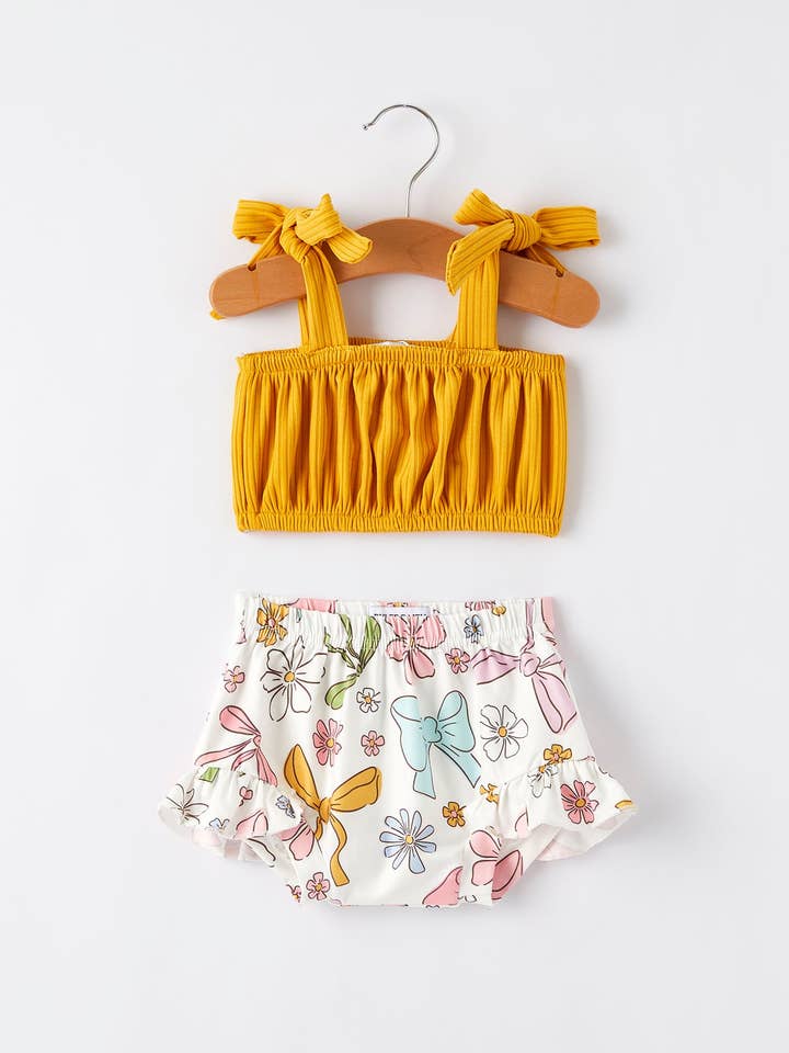 Frühling Sommer Gelbes Schleifen-Trägerhemd und Blumige Bloomers-Set für den Großhandel von Rylee Faith Designs
