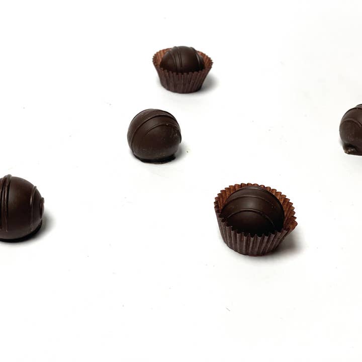 herr biene GmbH - Wholesale Chocolate Box - 4 honey pralines in 5 varieties7