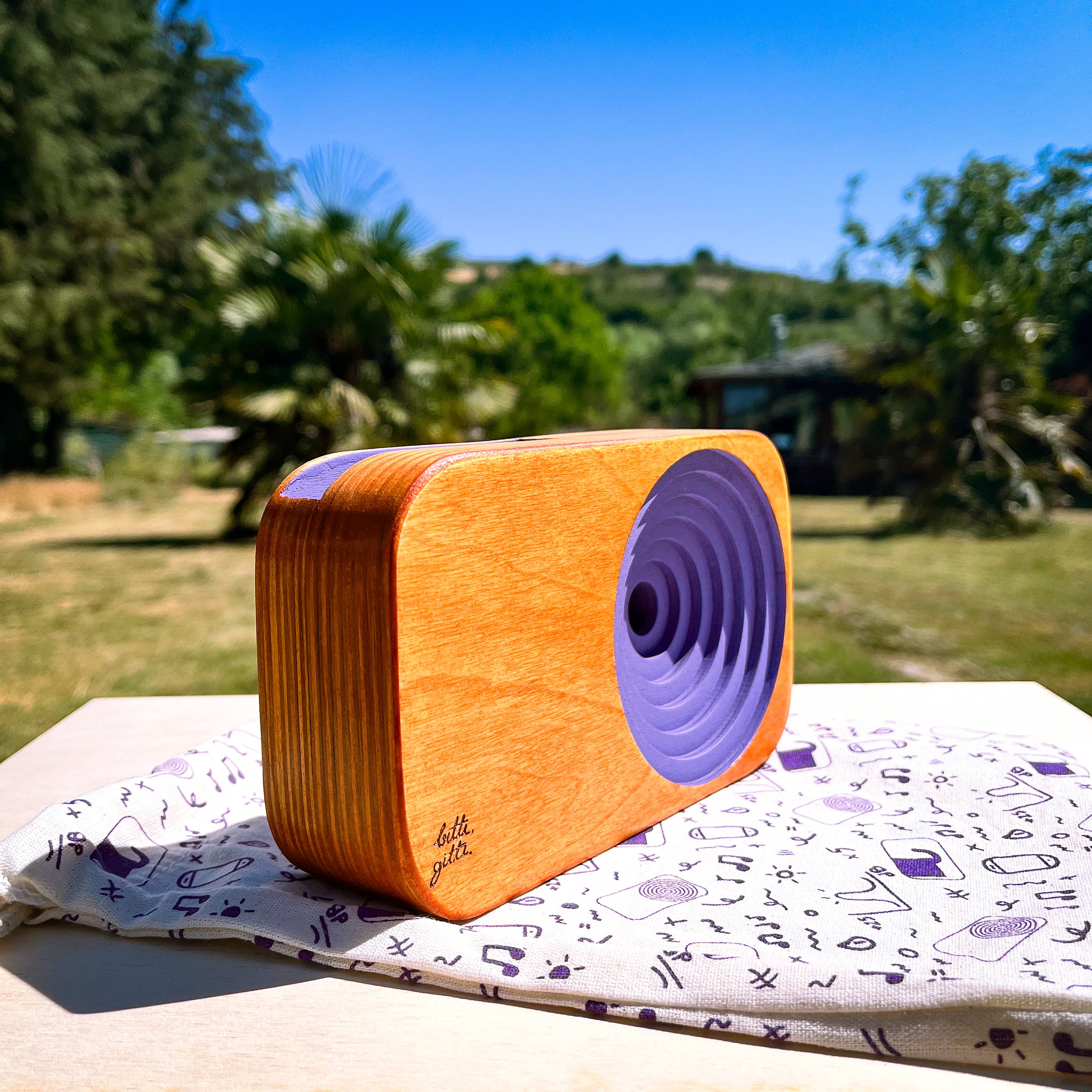 Bitti Gitti Design Workshop - Wholesale Speakers - Coaster Purple Wooden Sound System4