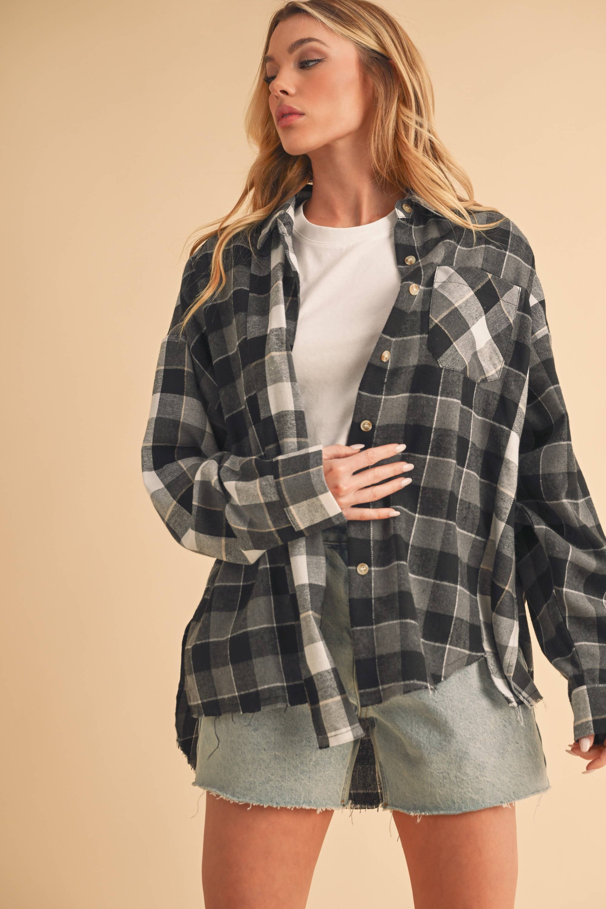 AEMI + CO – Camisa com botões no colarinho – Mulher por atacado – Camisa de flanela oversized Noelle 845AN30