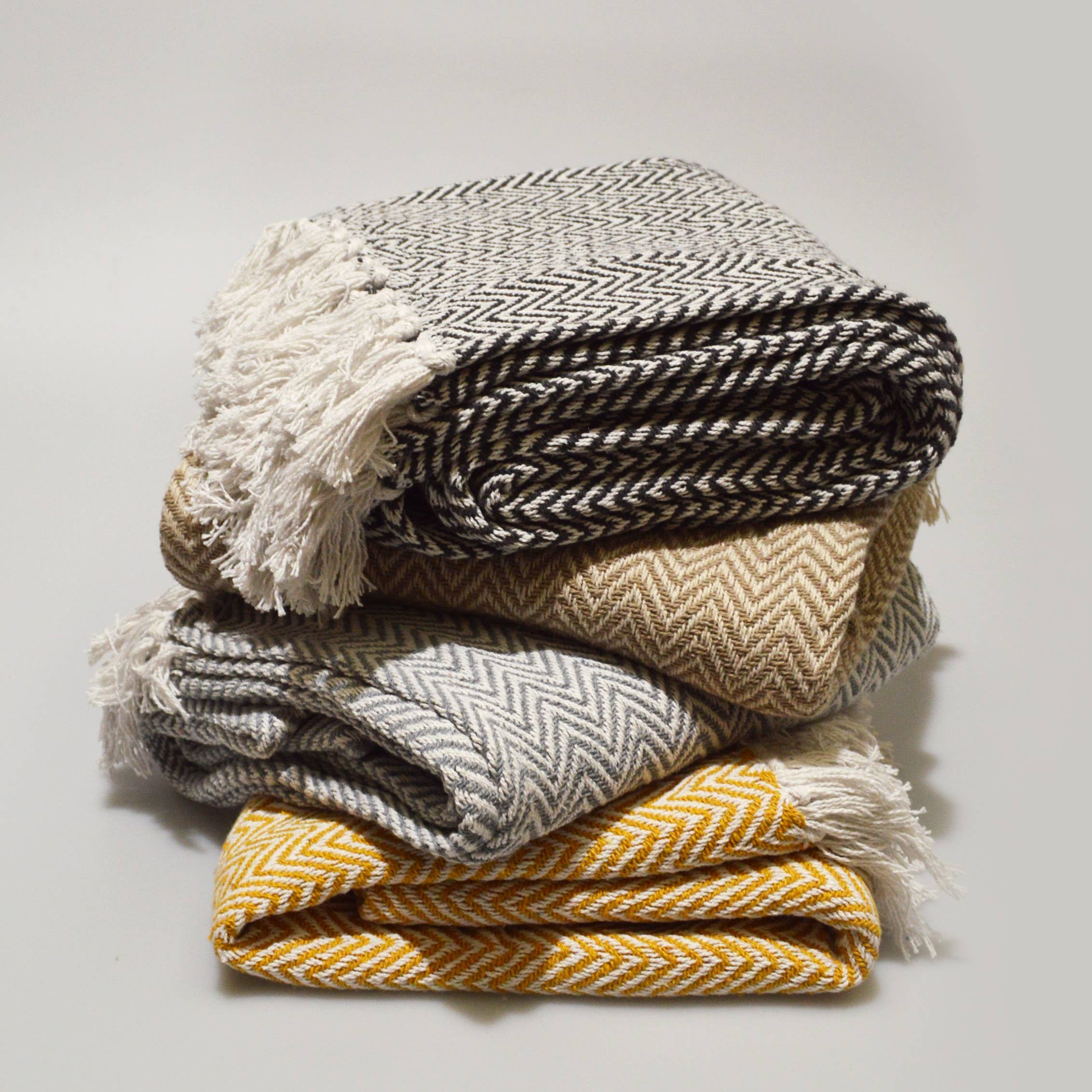 Allure Bath Fashions – wholesale Prydnadsfilt – Audley pläd med chevron-mönster och fiskbensstruktur – 100 % bomull11