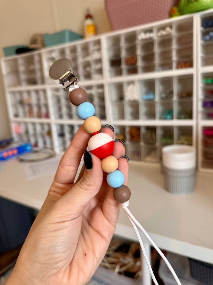 Neutrale Bobber Fopspeenketting voor wholesale door Ridge & Co Teething Shop LLC