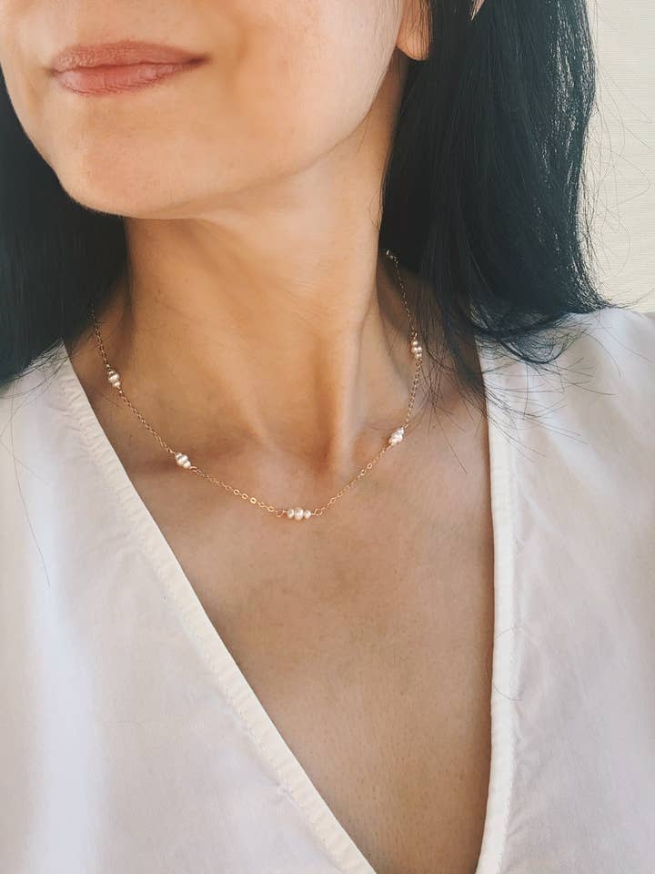 Collier de perles minimal | Collier June Birthstone pour la vente par Laura Stark Designs