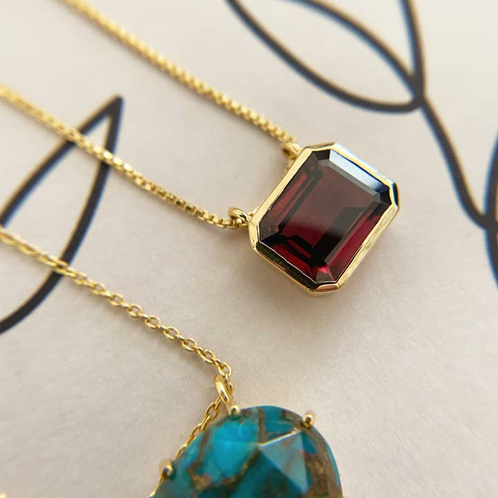 Sydney | Garnet necklace in Gold Vermeil for wholesale by Thimble Rose