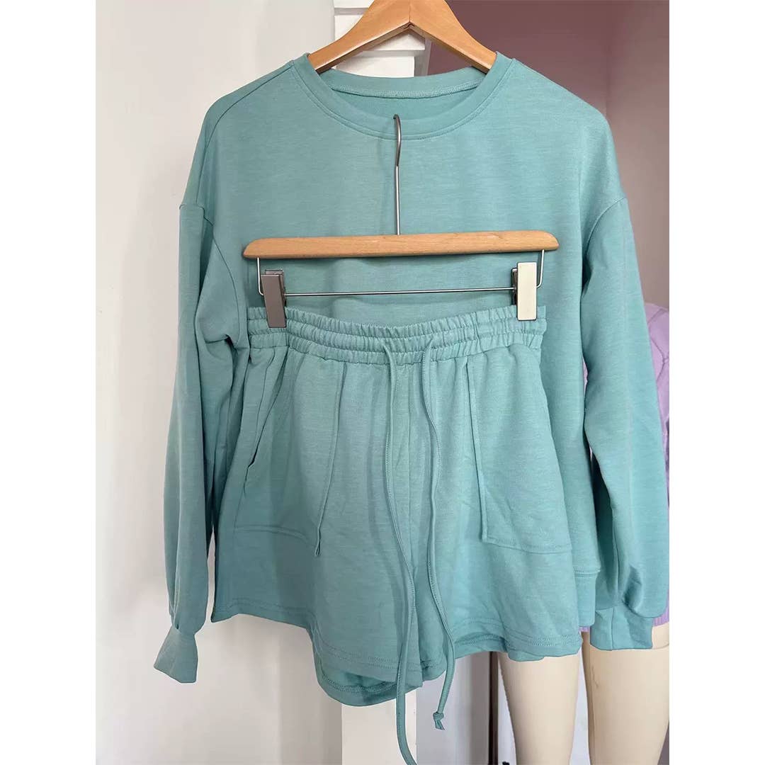 UNISHE - Wholesale Top & Short Set (NOT Loungewear) - Women's - Long Sleeve Sweatshirt and Shorts Fashion Casual Set MD2324