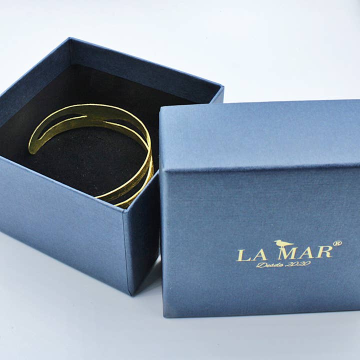 LA MAR - Wholesale Cuff Bracelet - AURA gold-plated bracelet - Design with character5