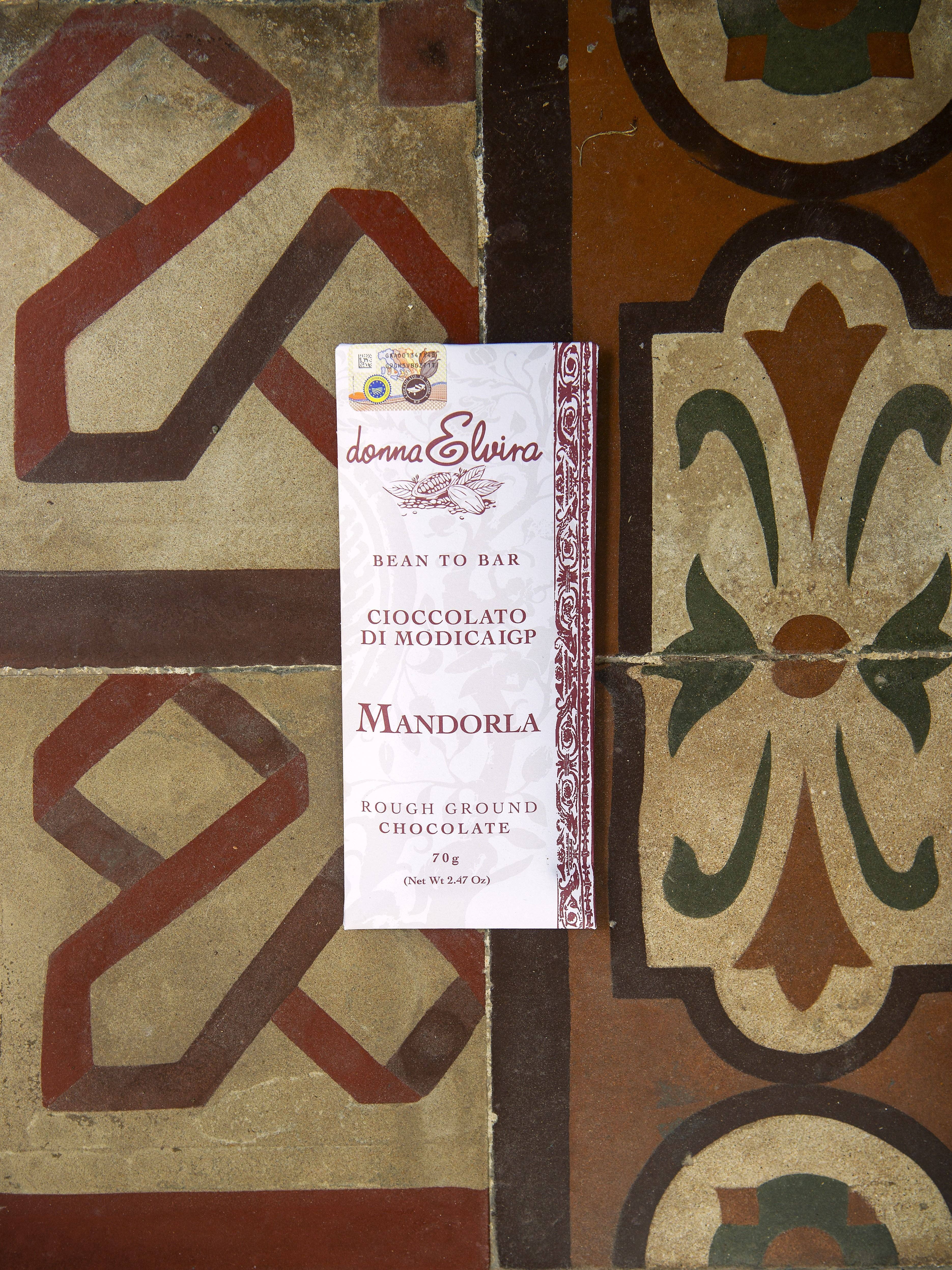 DONNA ELVIRA dolceria di Roccasalva Elvira - Wholesale Chocolate Bar - IGP Modica chocolate with almonds3