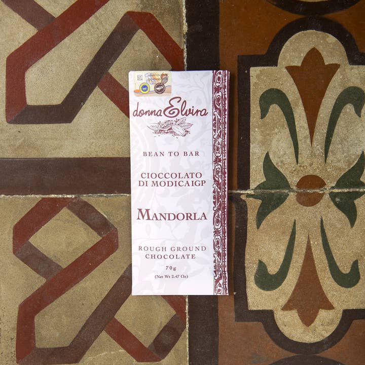 DONNA ELVIRA dolceria di Roccasalva Elvira - Wholesale Chocolate Bar - IGP Modica chocolate with almonds3