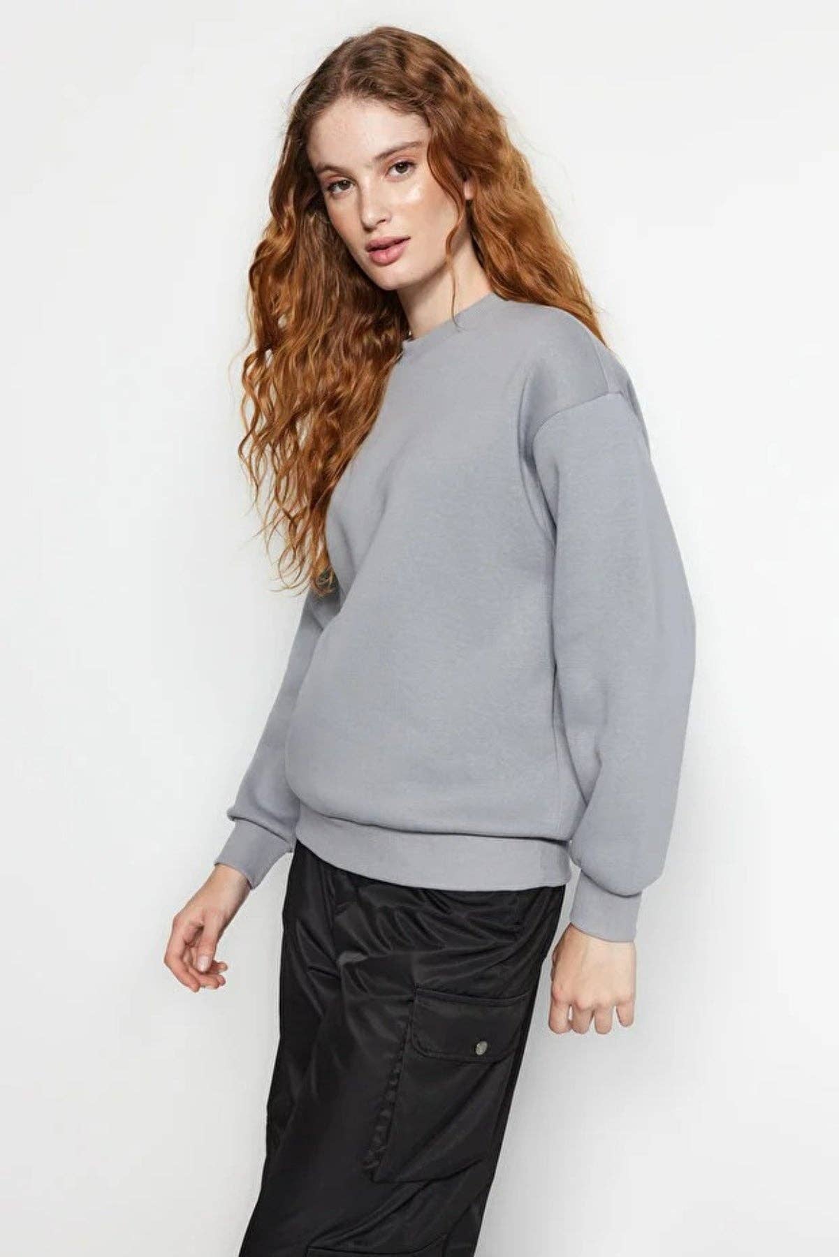 Hoxton Gal – wholesale Sweatshirt – Women's – Thick Fleece-Lined Regular Fit Crew Neck Basic Knit Sweatshirt25