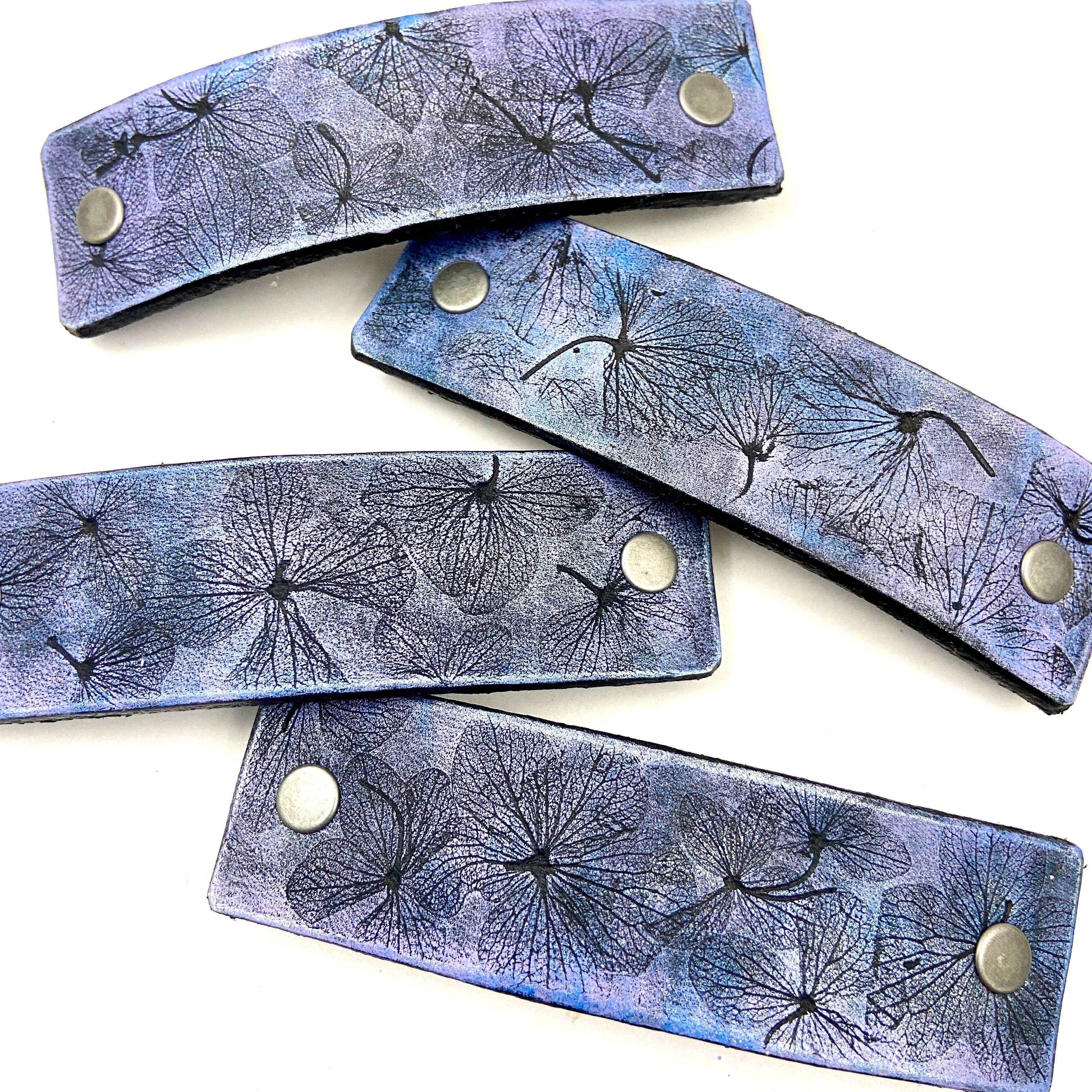 PlatypusMax – Engroshandel Hårspænde – Kvinder – Blå Hydrangea Blomster Præget Læder Hår Barrette4