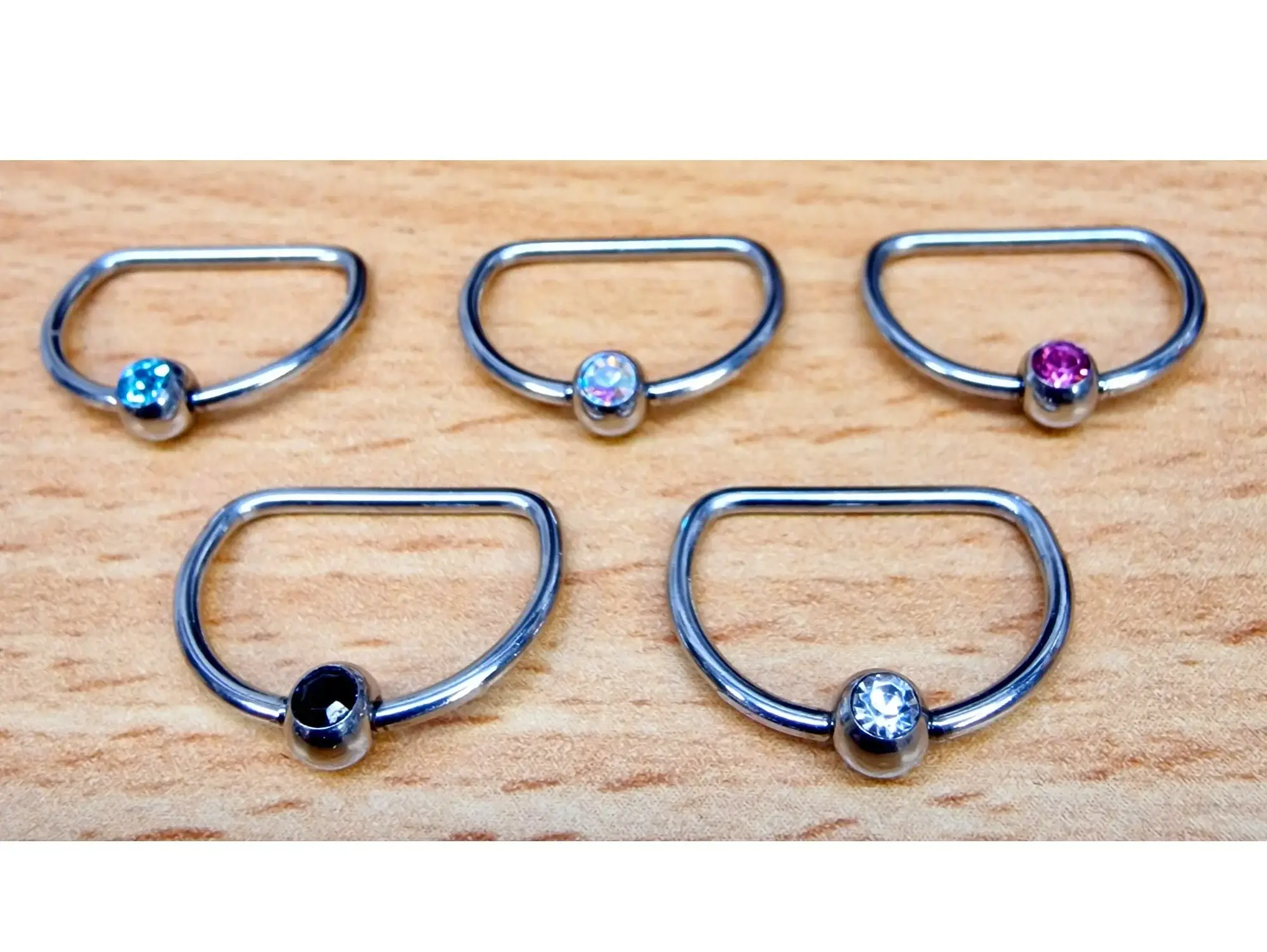 Bodytrend - Wholesale Nipple Ring - D-RING NIPPLE PIERCING JEWELRY WITH DIMPLE GEMBALL -  316L2
