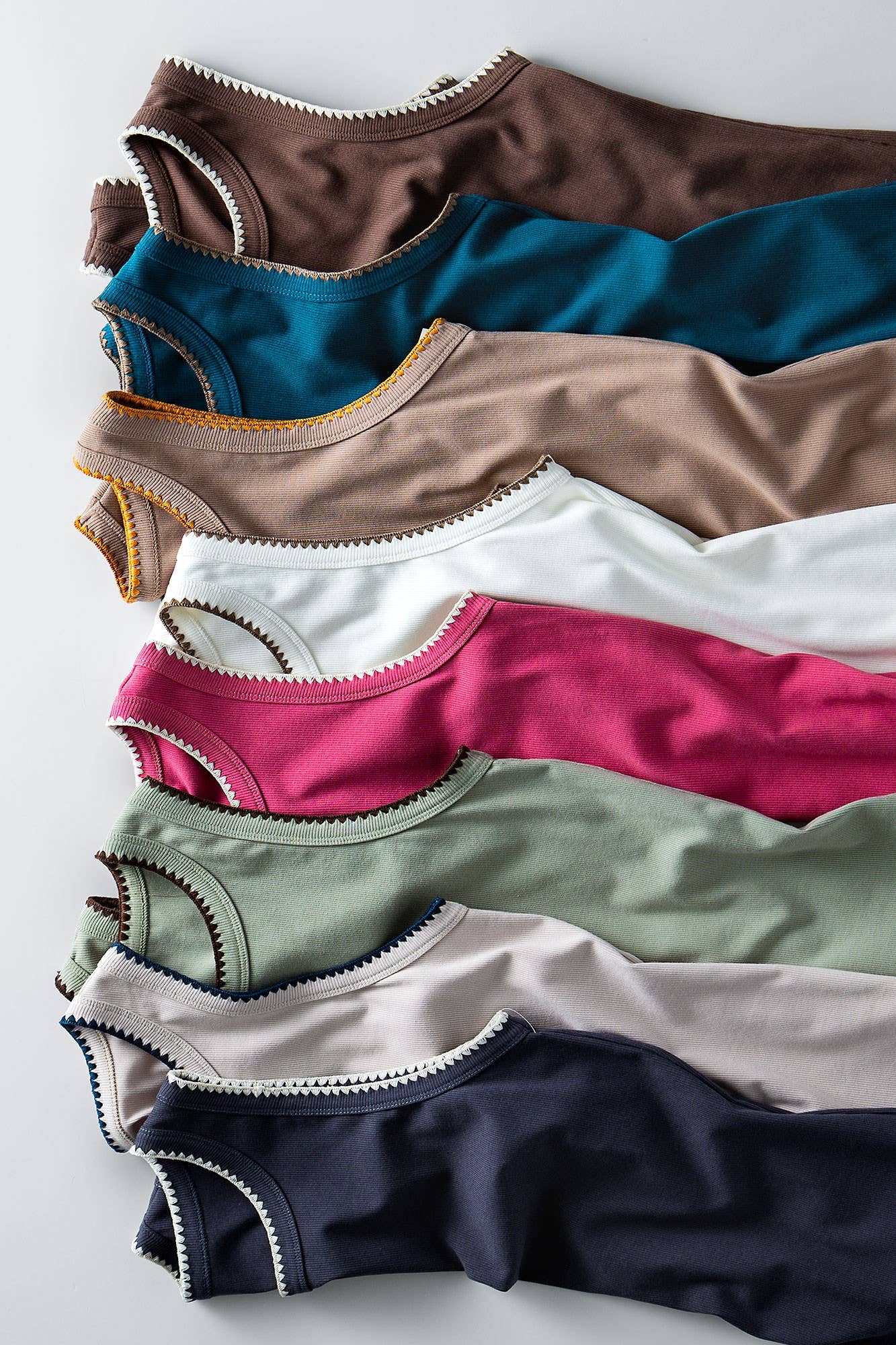 Urban Daizy - Wholesale Tank Top - Women's - Contrast Trim Ribbed Minimalist Statement Tank Top29