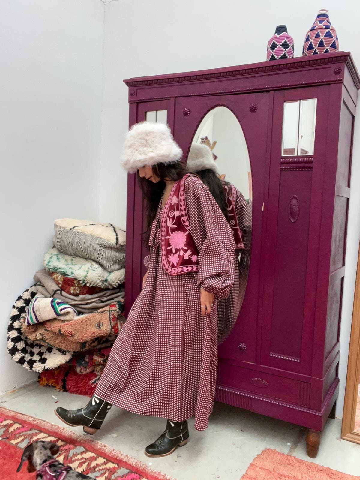 ToutVintage - Wholesale Outerwear Vest - Women's - Suzani velvet Gilet red pink3