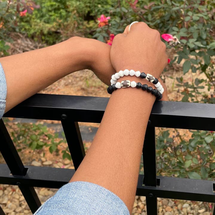 Azizi Life - Wholesale Beaded Bracelet - Paper Bead and Bone Stretch Bracelet2