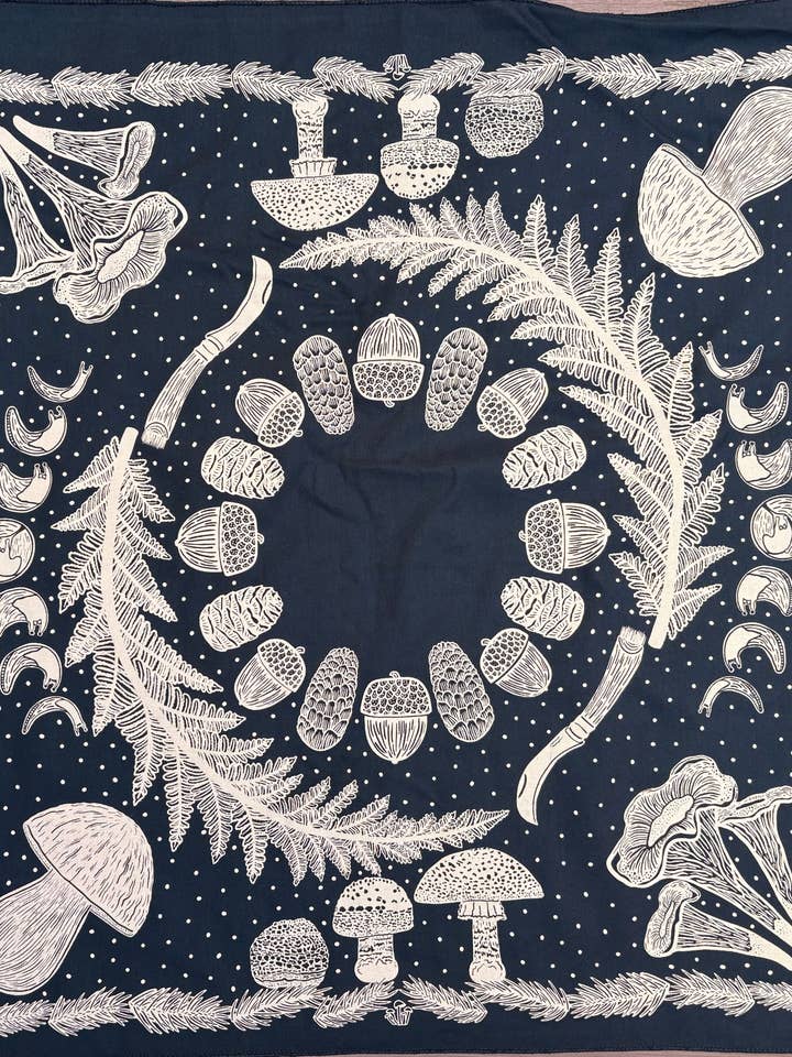 Bandana de fases lunares con hongo comestible y babosa de plátano para venta al por mayor de Coastal Haze Designs