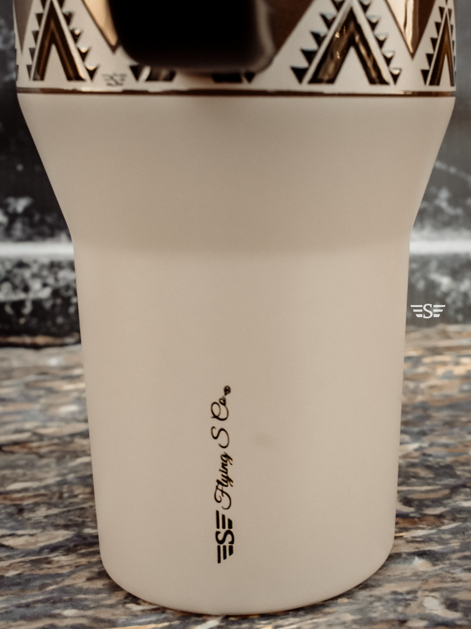 Flying S Company – Großhandel Thermotasse/-becher – Monterrey Grau 40oz Flip-Top-Becher3