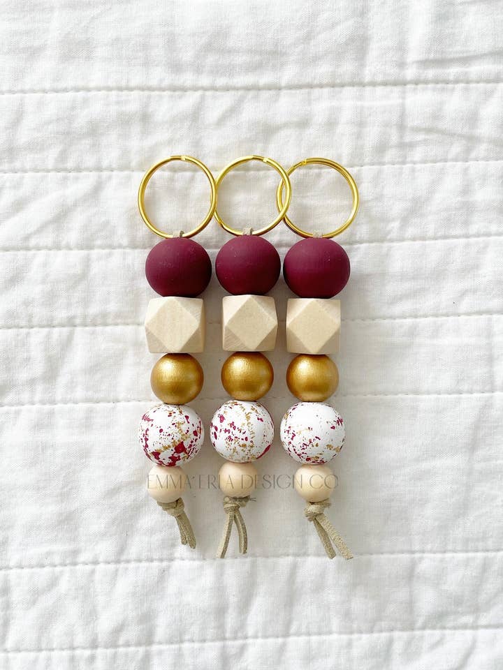 Porte-clés Wine Down pour la vente par Emma Erla Design Co.