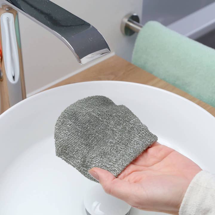 Beewise - Wholesale Makeup Remover - Reusable Makeup Remover Glove | Alternative to Cotton Pads