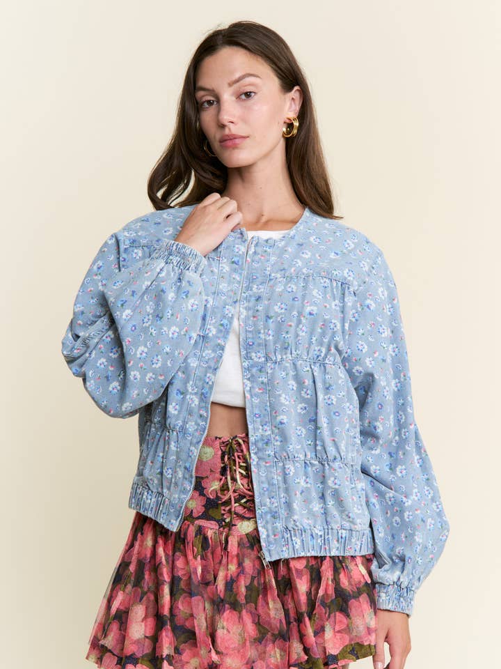 Veste légère à volants en denim fleuri pour la vente par J.NNA