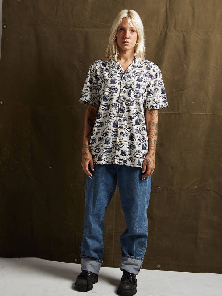 Pyknic – Großhandel Hemd mit Button-down-Kragen – Unisex – Endloser Bummer-Button-Up11