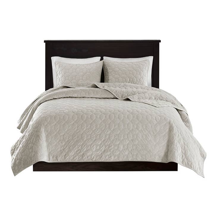Velvet 3-Piece Quilt Set, Ivory for wholesale on Faire