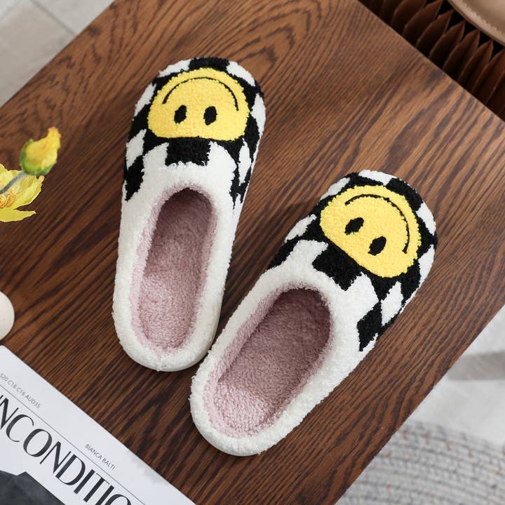 Sweet Cherry Sky – wholesale Slippers – Women's – Checker Board Smiley Face Slippers Hot Pink/Black and White