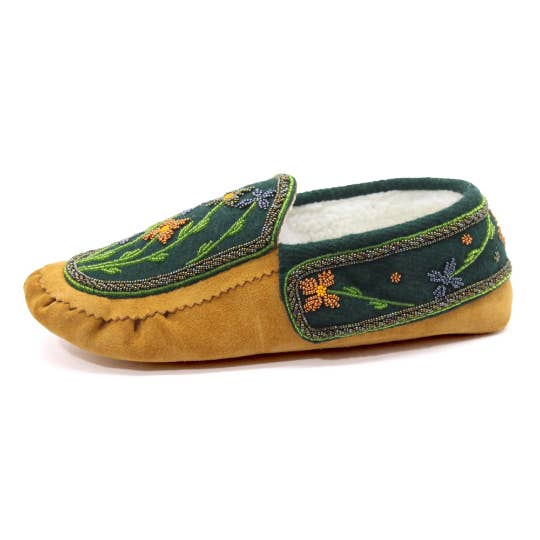 OnlyViking - Wholesale Moccasins - Kids - Moccasins Handmade beaded moccasins with Intricate bead-work1